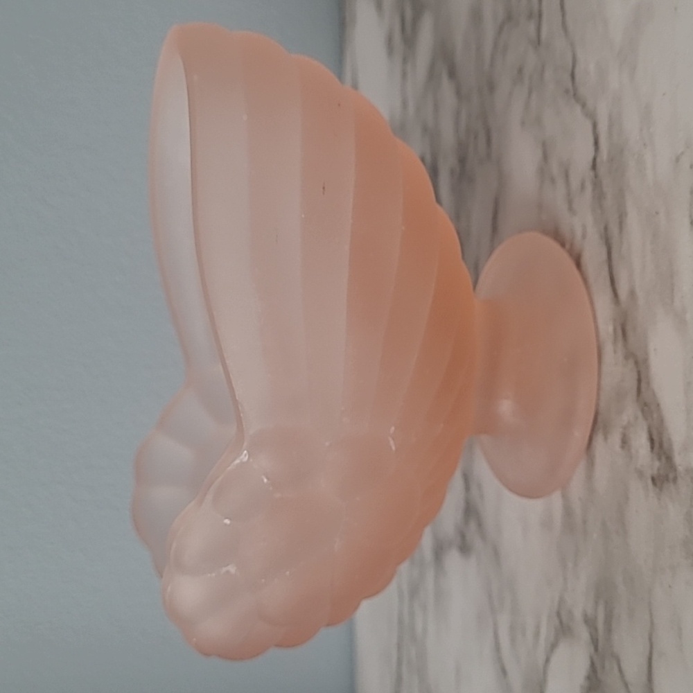 Art Deco pink shell